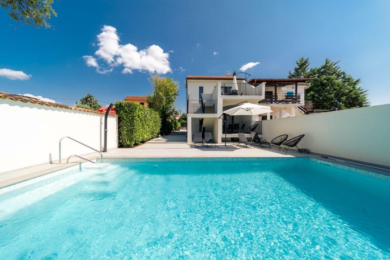 Hotel Mari House Malinska Esterno foto